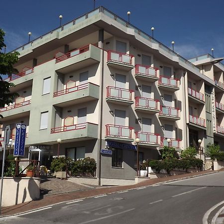 Hotel Cristina Chianciano Terme Kültér fotó