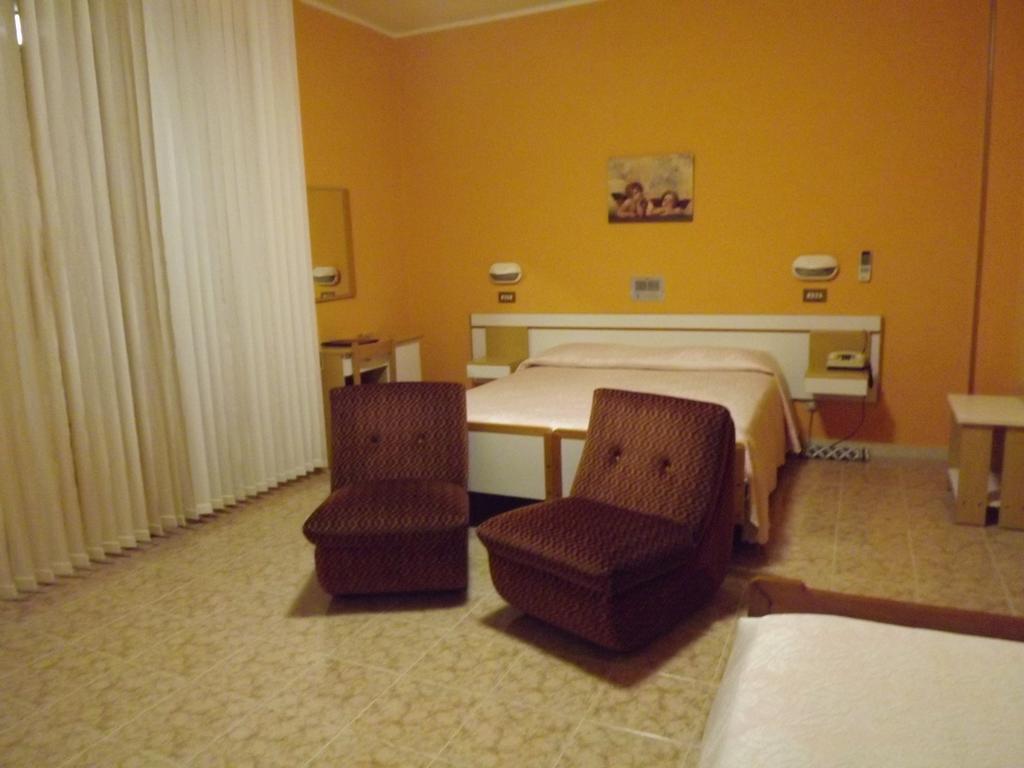Hotel Cristina Chianciano Terme Szoba fotó
