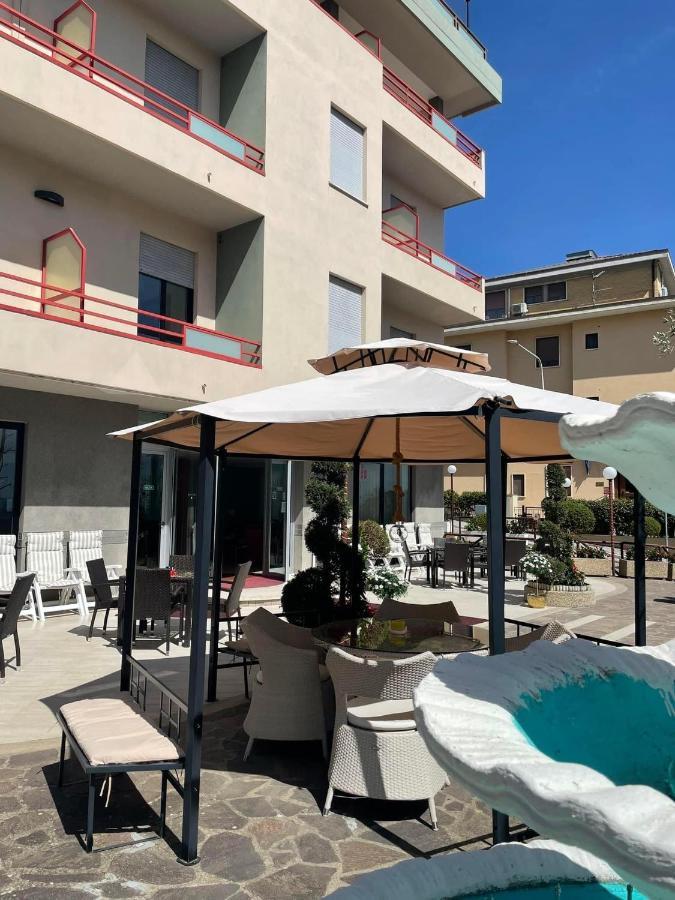 Hotel Cristina Chianciano Terme Kültér fotó