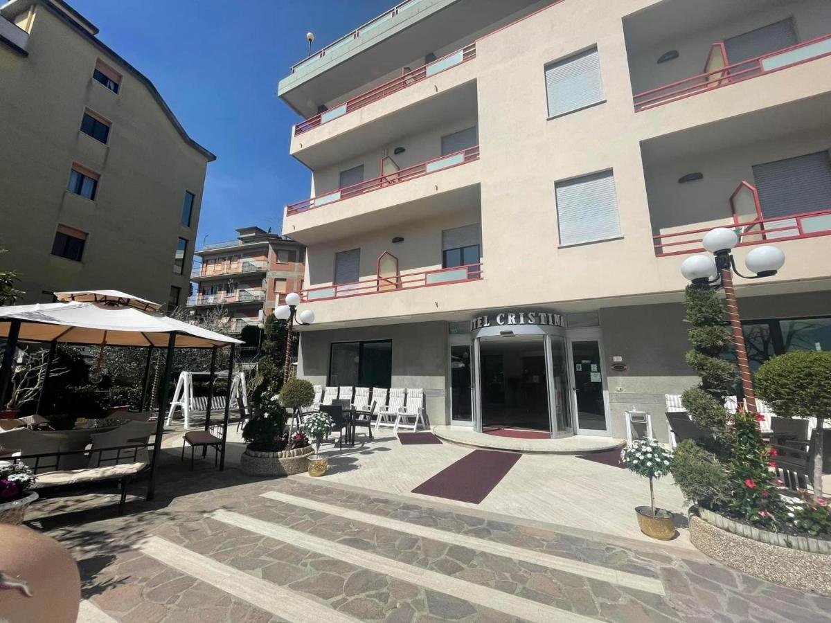Hotel Cristina Chianciano Terme Kültér fotó