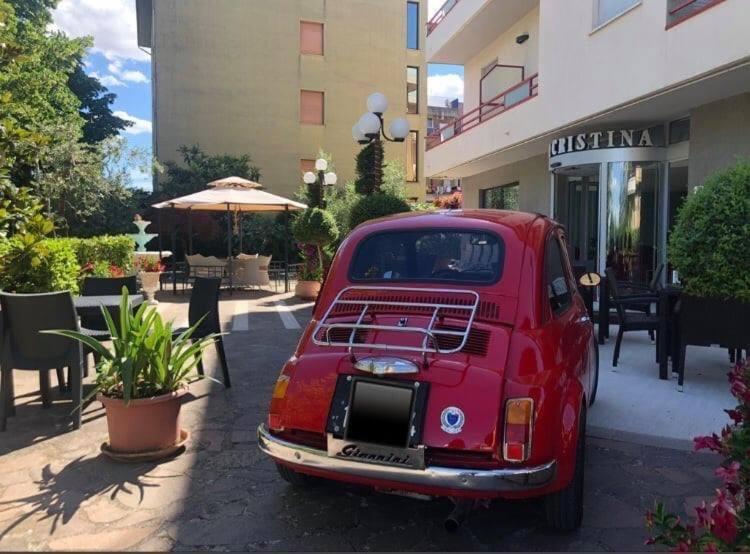 Hotel Cristina Chianciano Terme Kültér fotó
