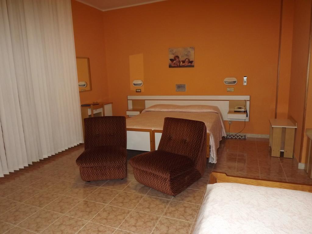 Hotel Cristina Chianciano Terme Szoba fotó