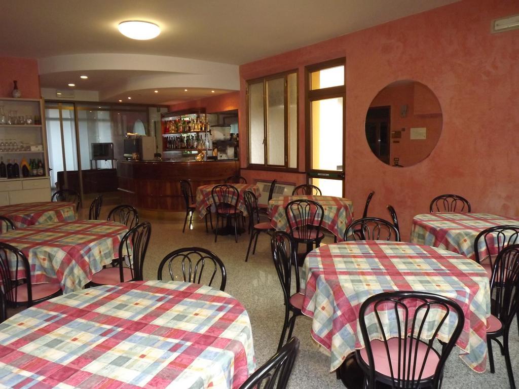 Hotel Cristina Chianciano Terme Kültér fotó