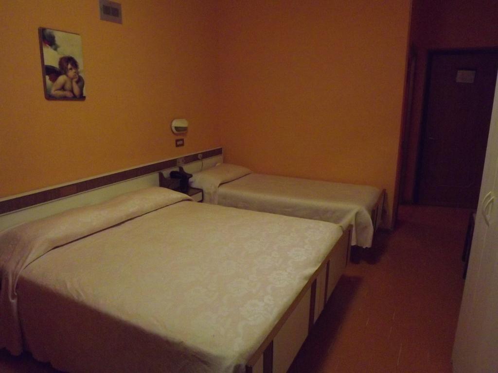 Hotel Cristina Chianciano Terme Szoba fotó