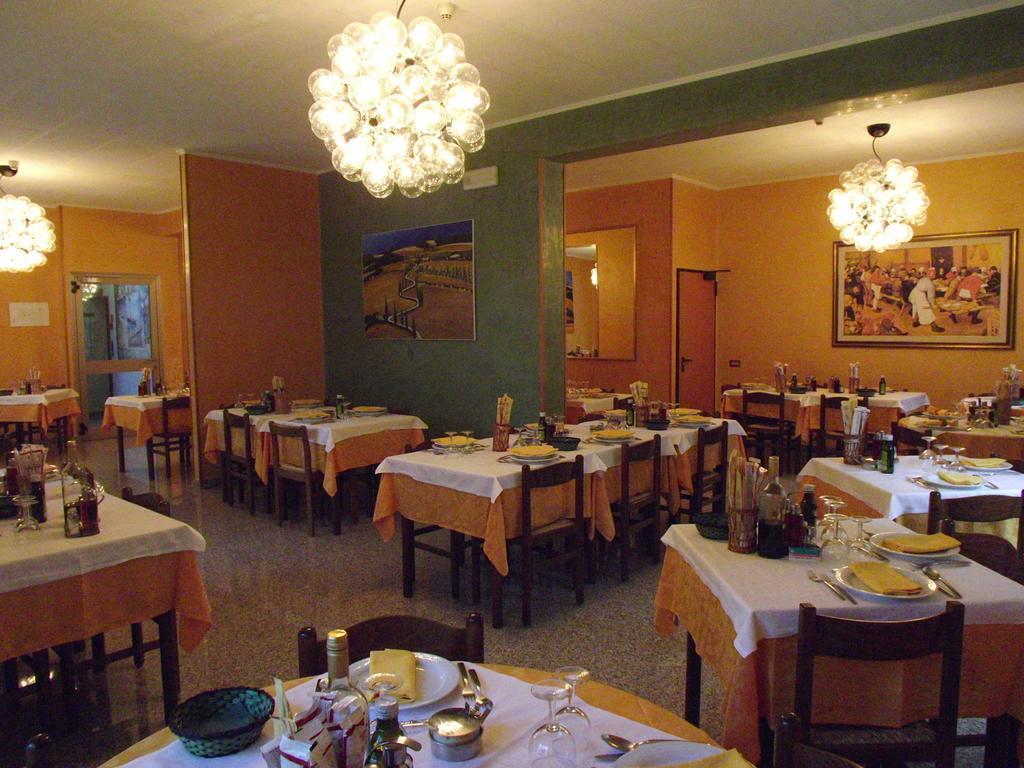 Hotel Cristina Chianciano Terme Kültér fotó