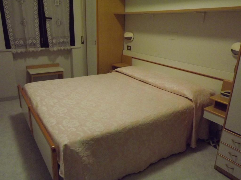 Hotel Cristina Chianciano Terme Szoba fotó