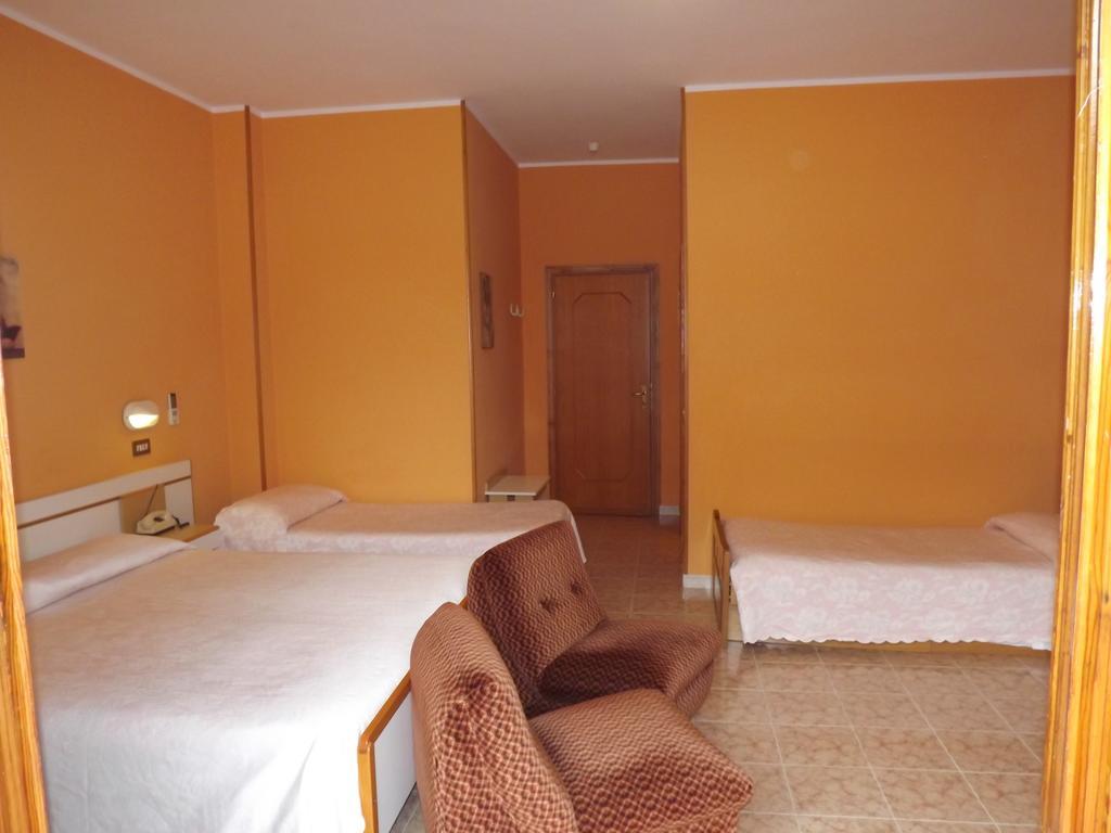 Hotel Cristina Chianciano Terme Kültér fotó