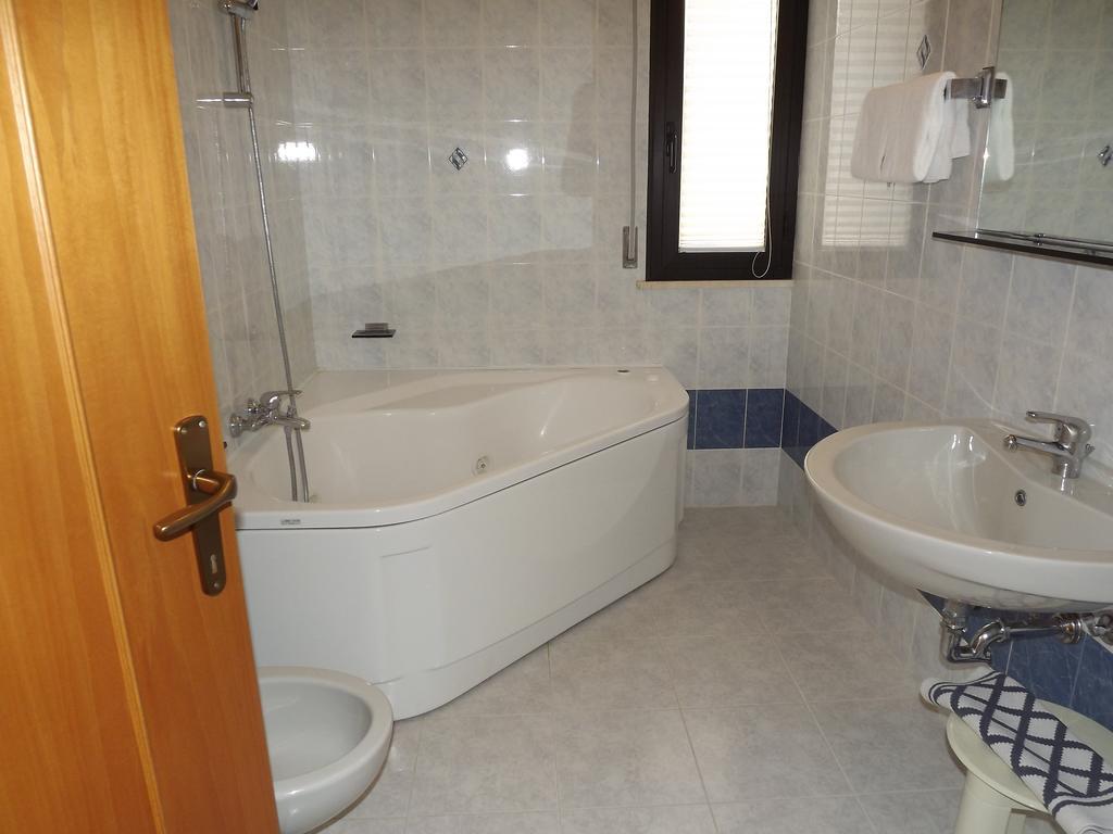 Hotel Cristina Chianciano Terme Kültér fotó