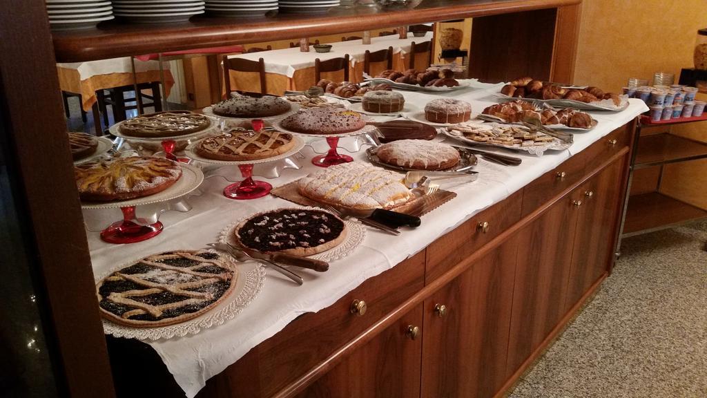 Hotel Cristina Chianciano Terme Kültér fotó