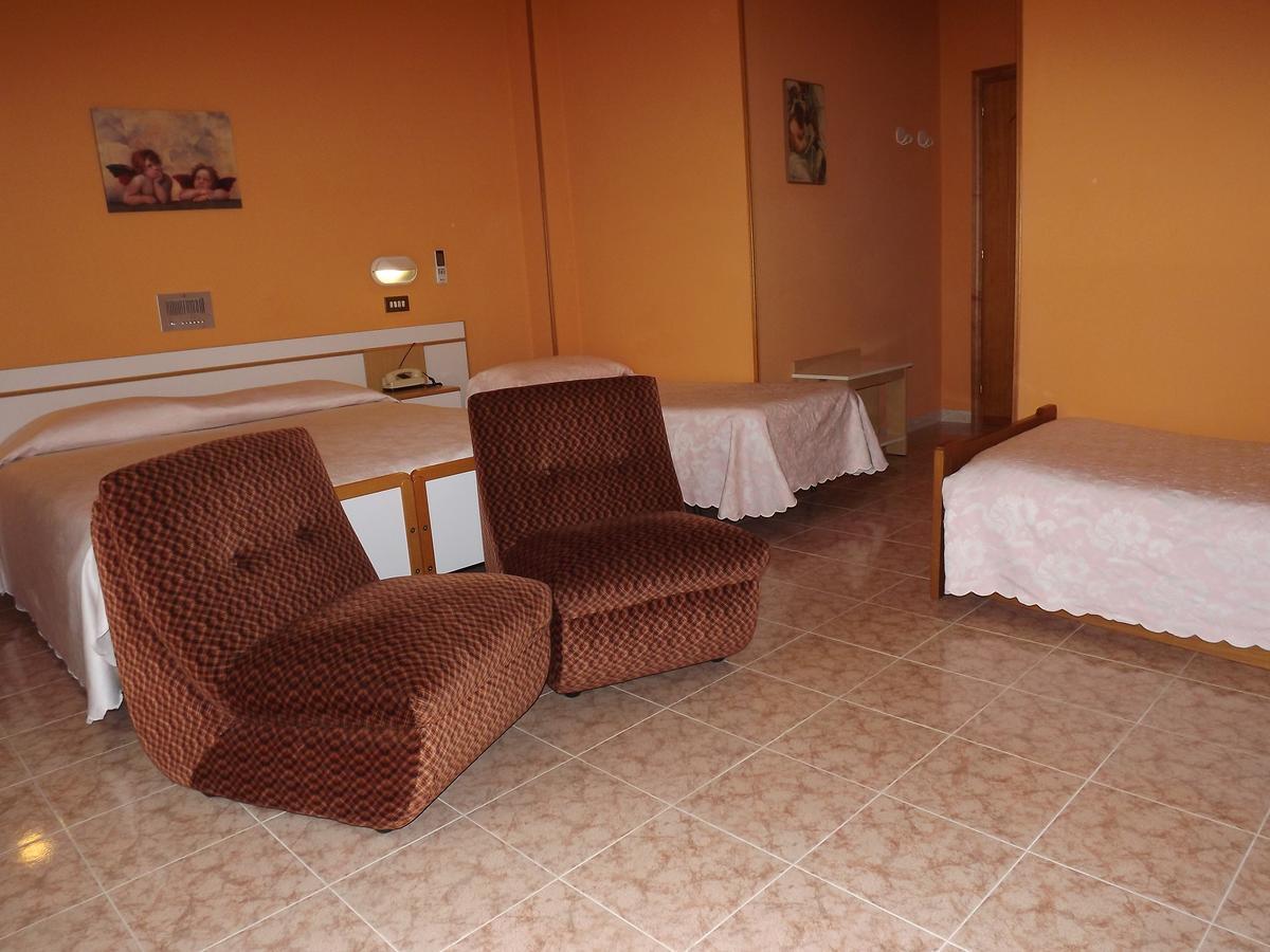 Hotel Cristina Chianciano Terme Kültér fotó